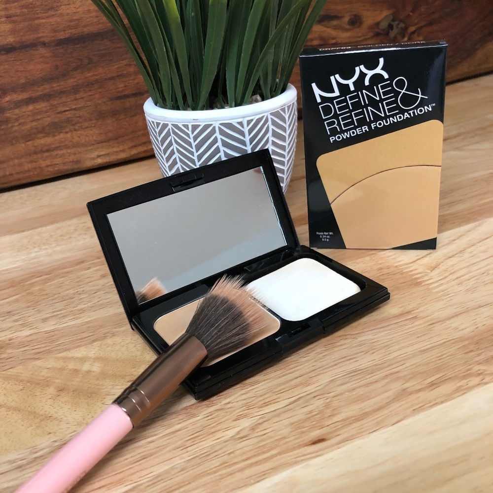 NYX Define & Refine Powder Foundation